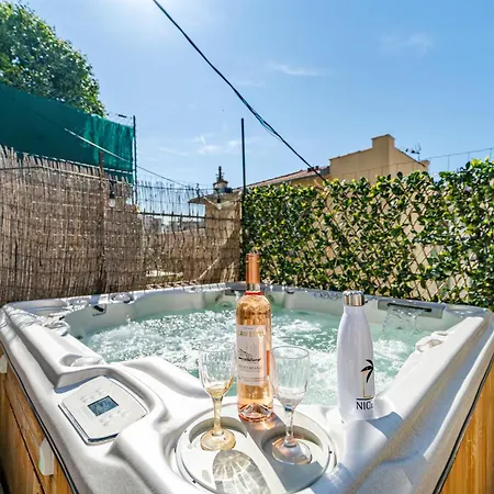 Cosy 4 Pieces Clim Terrasse Jacuzzi Apartment *