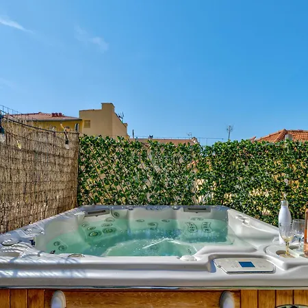 Apartment Cosy 4 Pieces Clim Terrasse Jacuzzi *